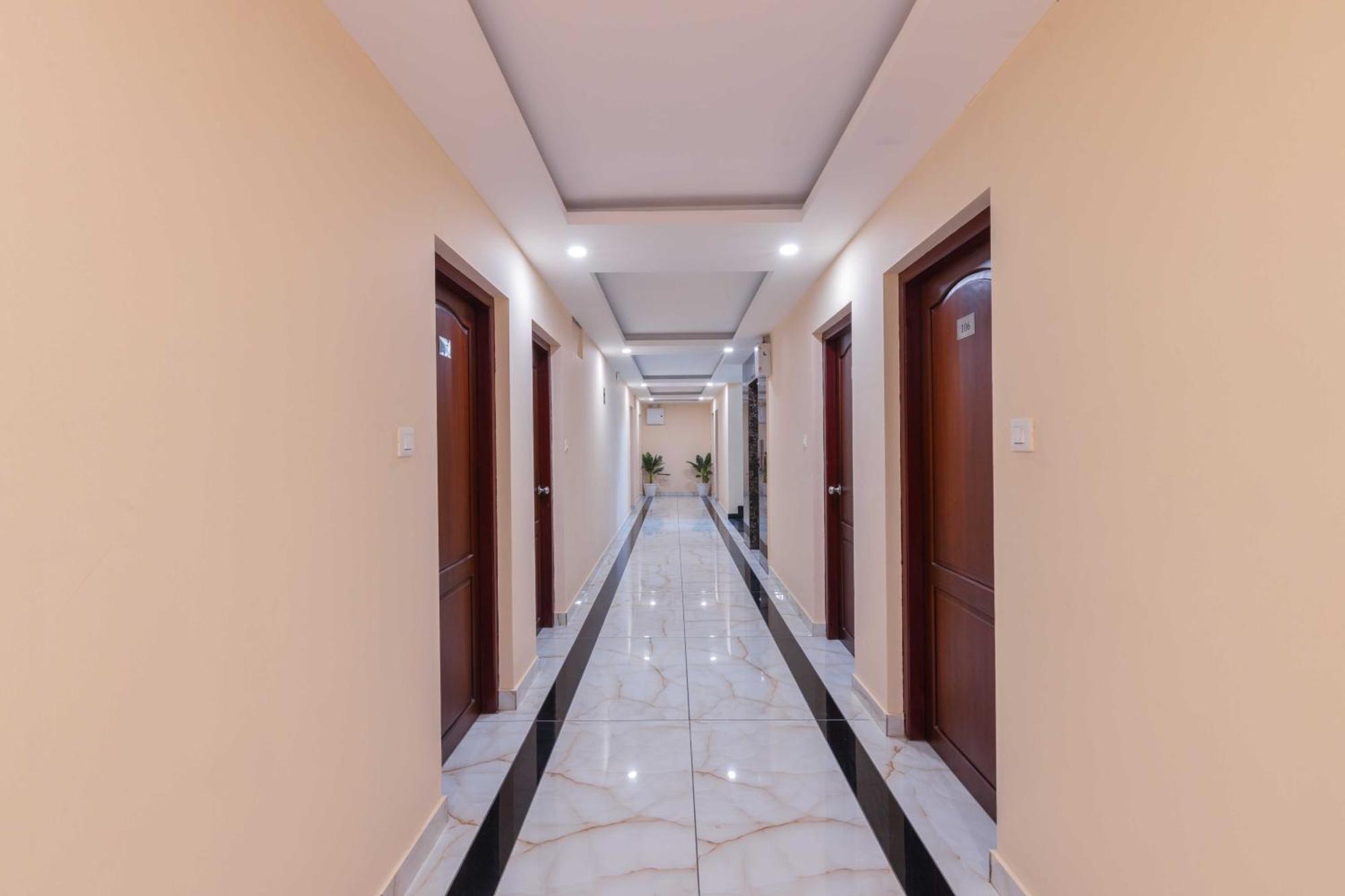 Treebo Airsuite Airport Hotel Kochi Exterior photo