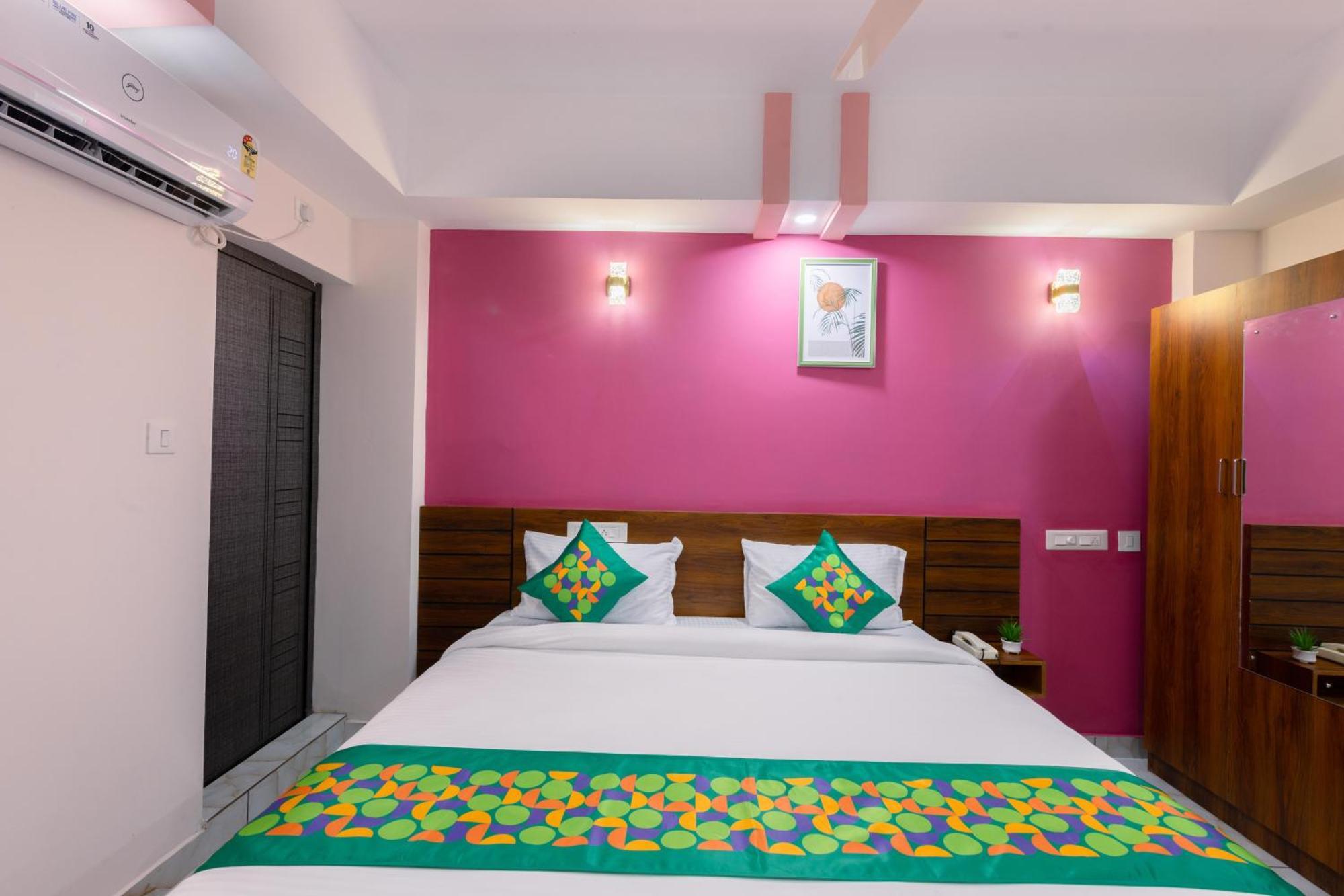 Treebo Airsuite Airport Hotel Kochi Exterior photo
